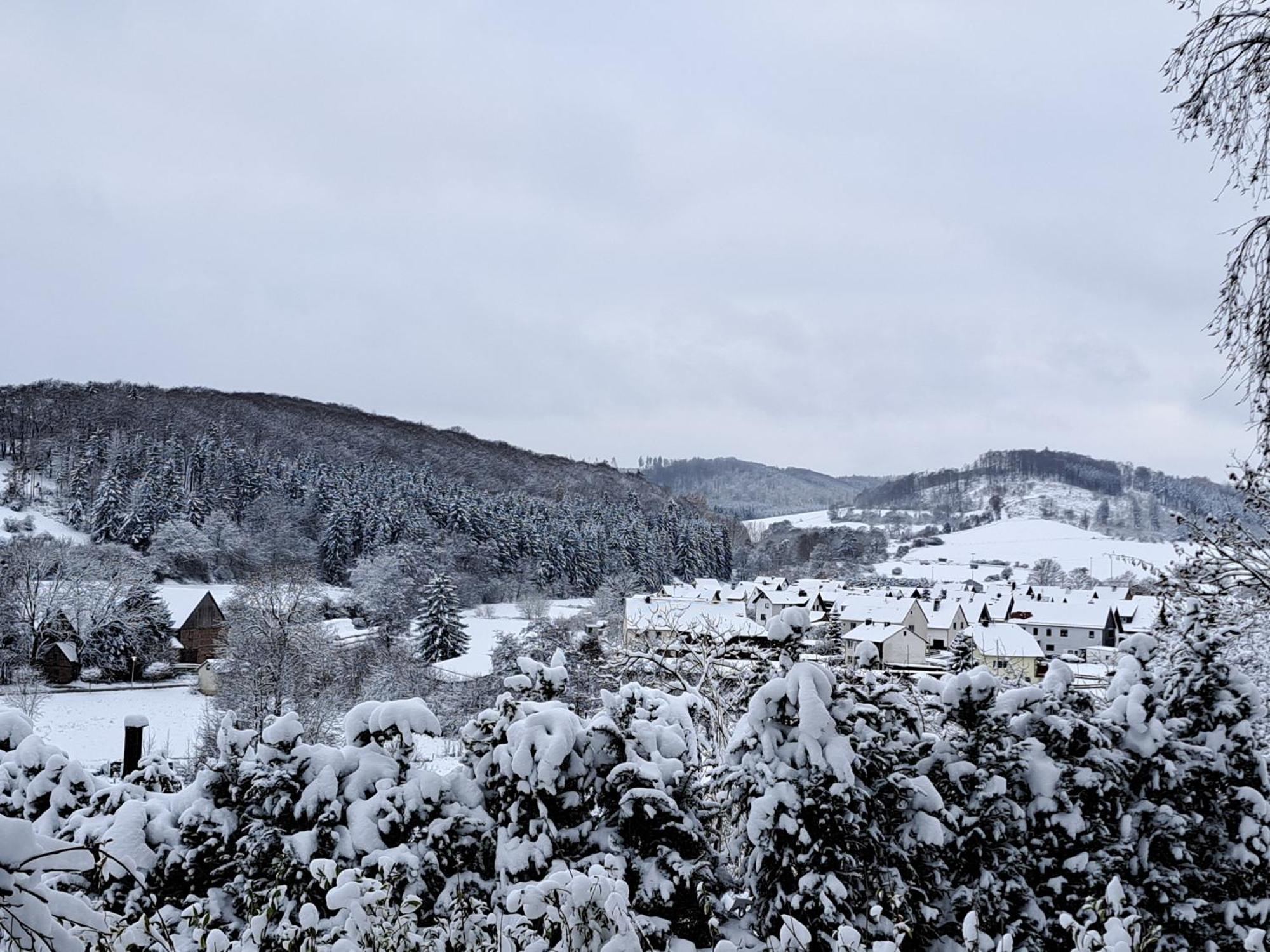 Ferienpark-Sauerland-Tinyworld Diemelsee Buitenkant foto