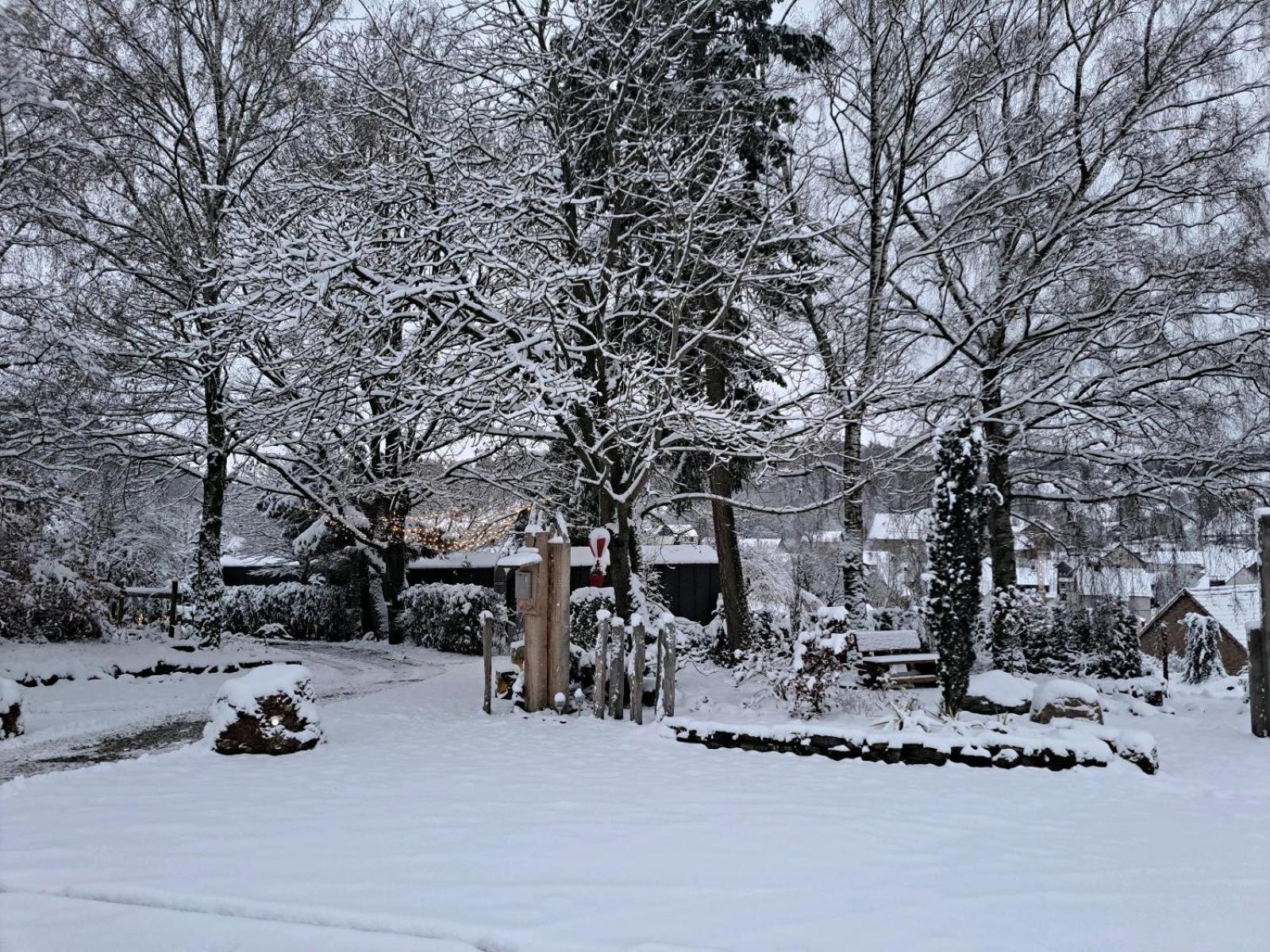 Ferienpark-Sauerland-Tinyworld Diemelsee Buitenkant foto